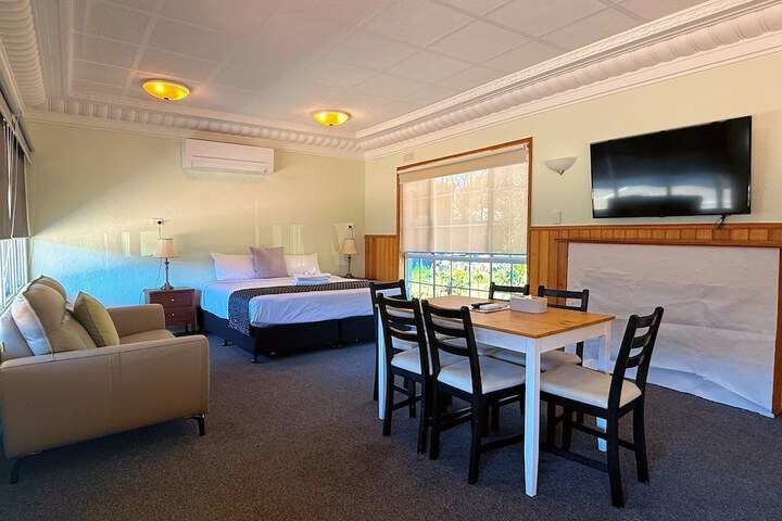 Room 28 of 78