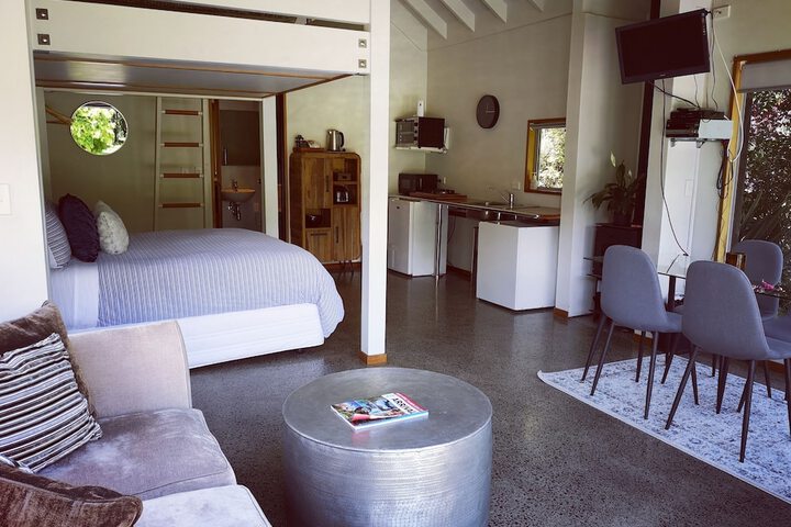 Room 7 of 24