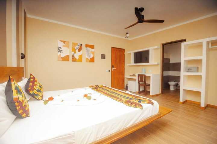 Room 27 of 49