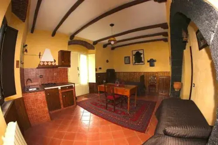 Room 4 of 6