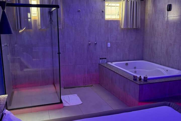Room 4 of 15