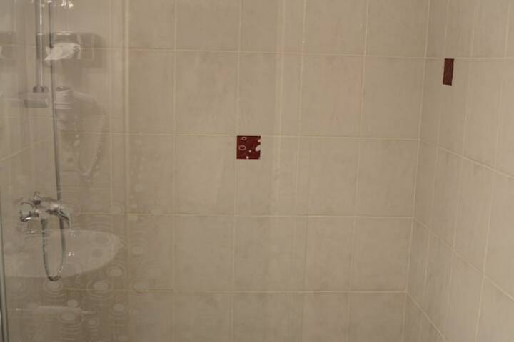 Room 37 of 60