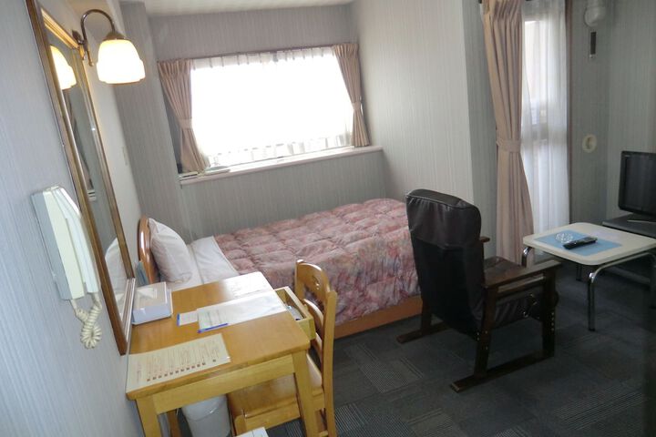 Room 12 of 50