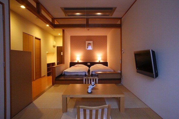 Room 3 of 19