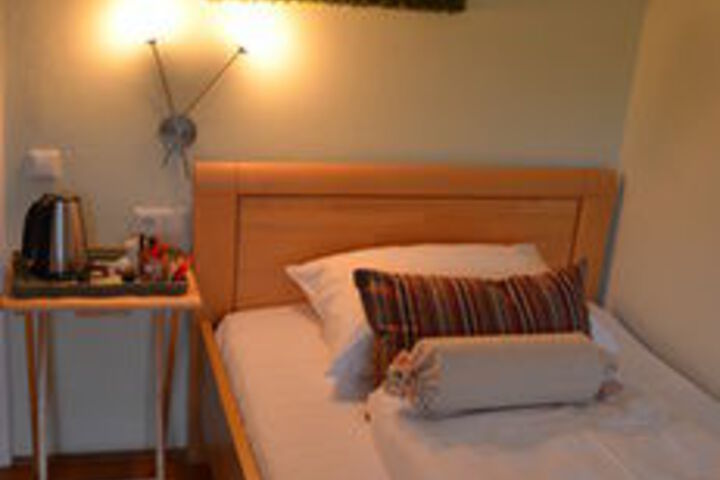 Room 22 of 59