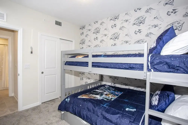 Room 7 of 30