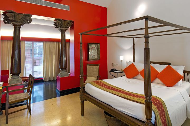 Room 6 of 52