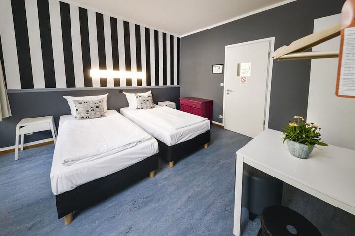 Room 19 of 130