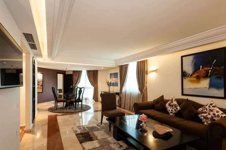 Room 14 of 36