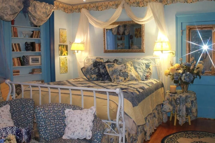 Room 6 of 24