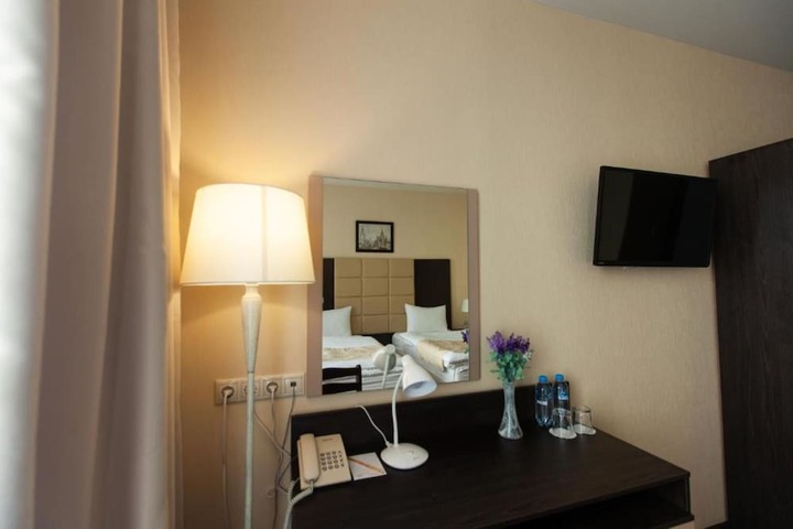 Room 17 of 46