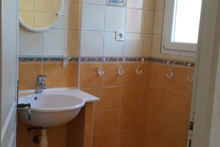 Room 54 of 75