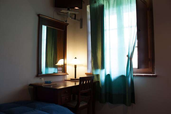 Room amenity