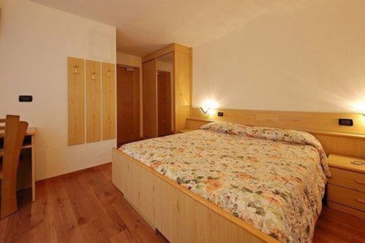 Room 3 of 50