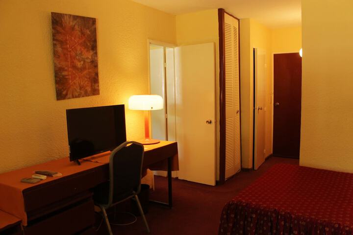 Room 10 of 36