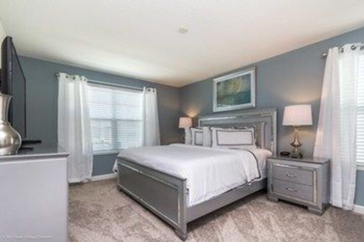 Room 5 of 25