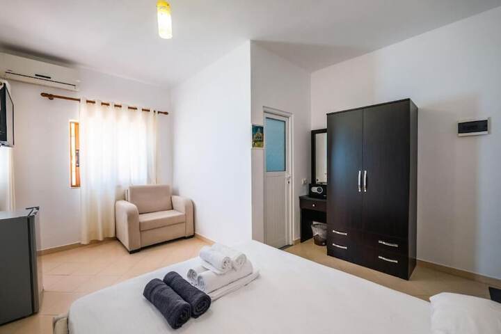 Room 12 of 109