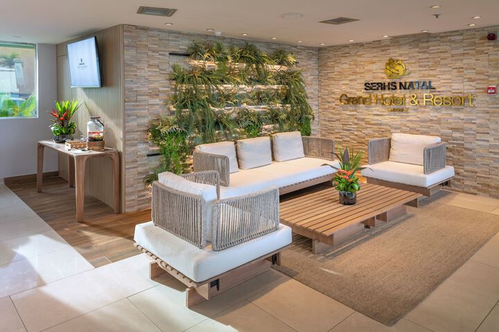Entrance & Lobby