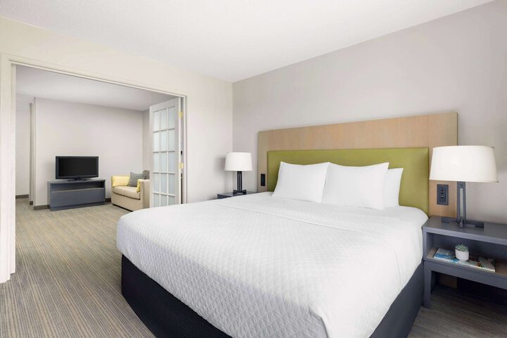 1 King Bed Suite (1 of 4)