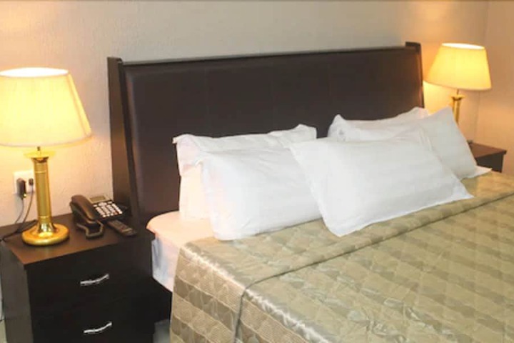 Room 5 of 20