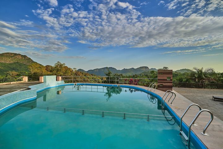 Pool 19 of 48