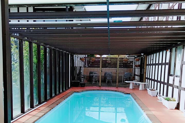 Pool 60 of 82