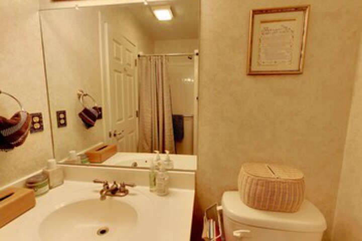 Room 4 of 34