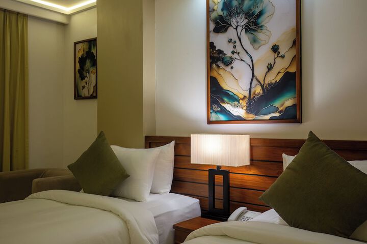 Room 35 of 162