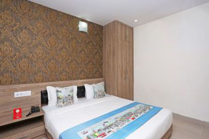 Room 7 of 25