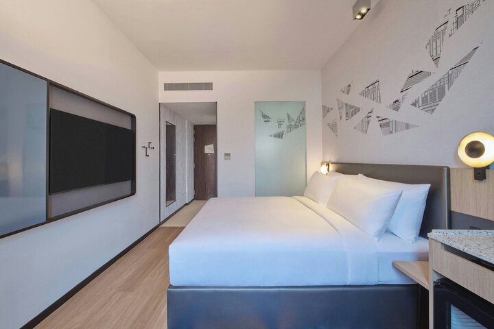 Room 6 of 64