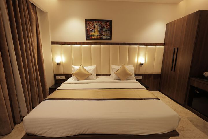 Room 12 of 49