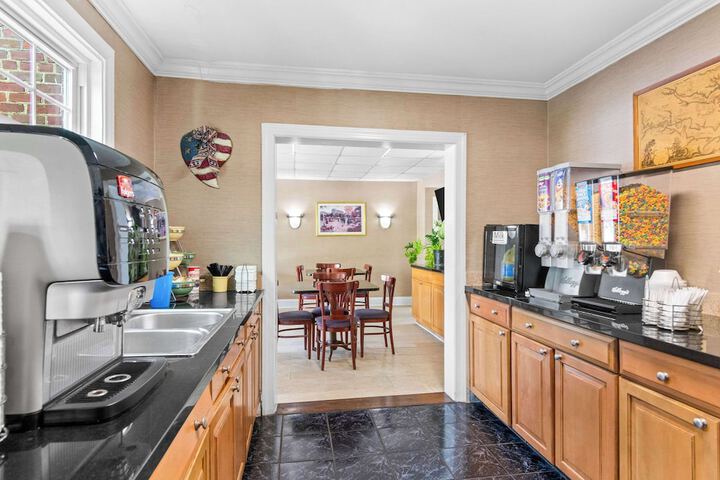 Breakfast area