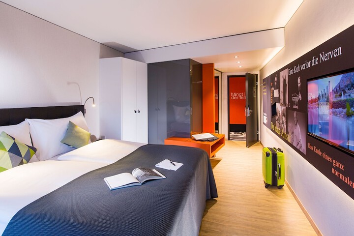 Room 5 of 85