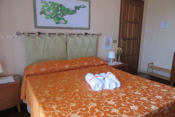 Room 9 of 16