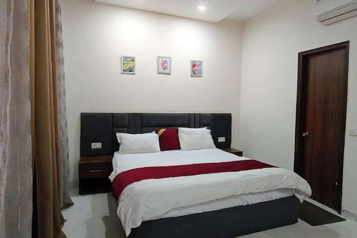 Room 16 of 54