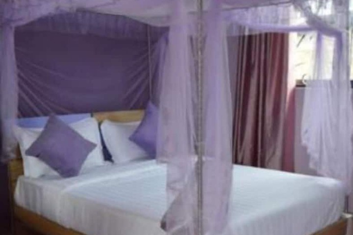 Room 12 of 29