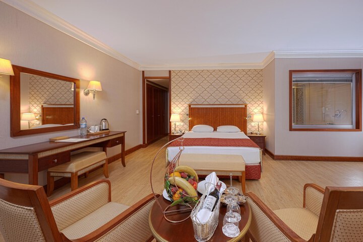 Room 33 of 321