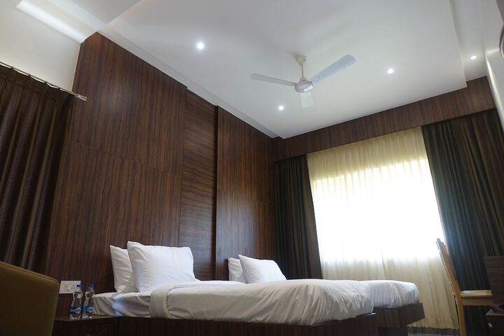 Room 5 of 35