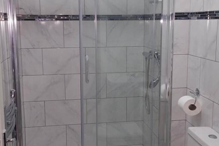 Room 33 of 43