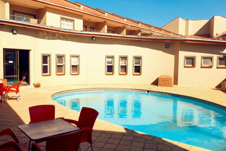 Bethel Court Vineyard Hotel