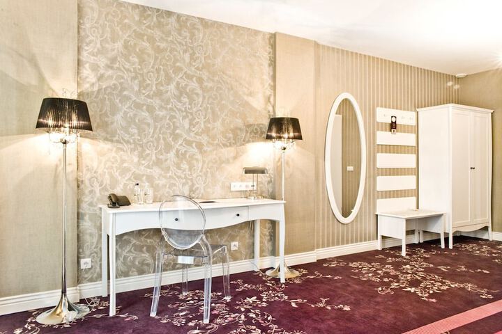 Room amenity