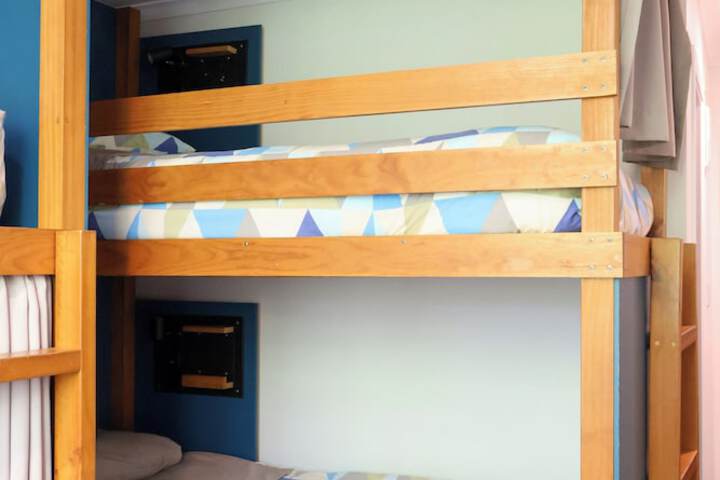 Room 8 of 34