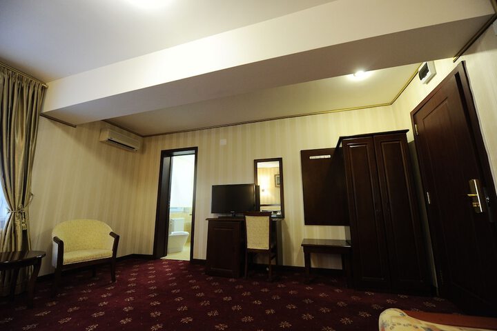 Room 7 of 43