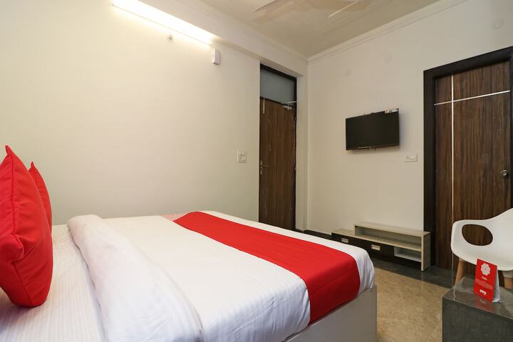 Room 4 of 6
