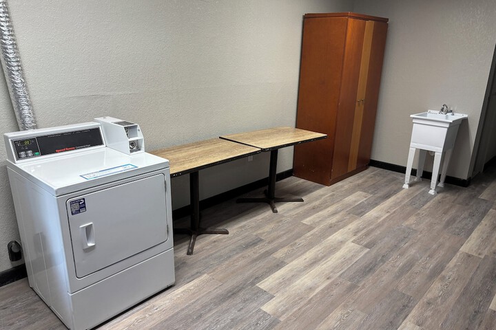 Room 13 of 16