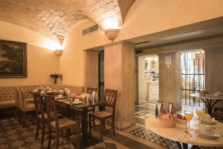 Breakfast area
