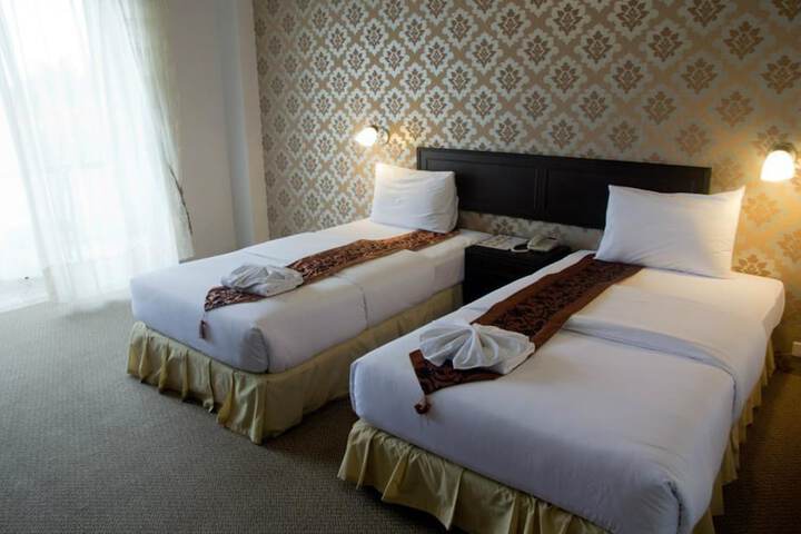 Room 3 of 32