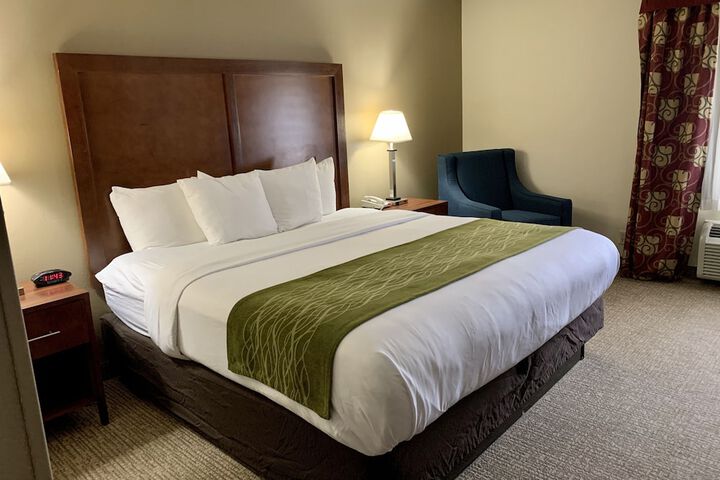 1 King Bed (9 of 14)