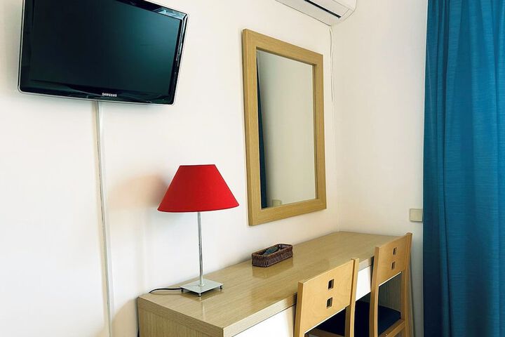 Room 21 of 76