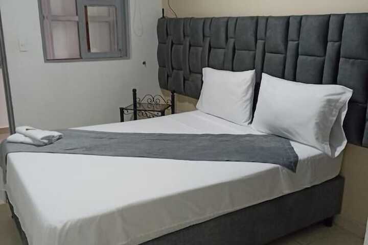Room 8 of 10